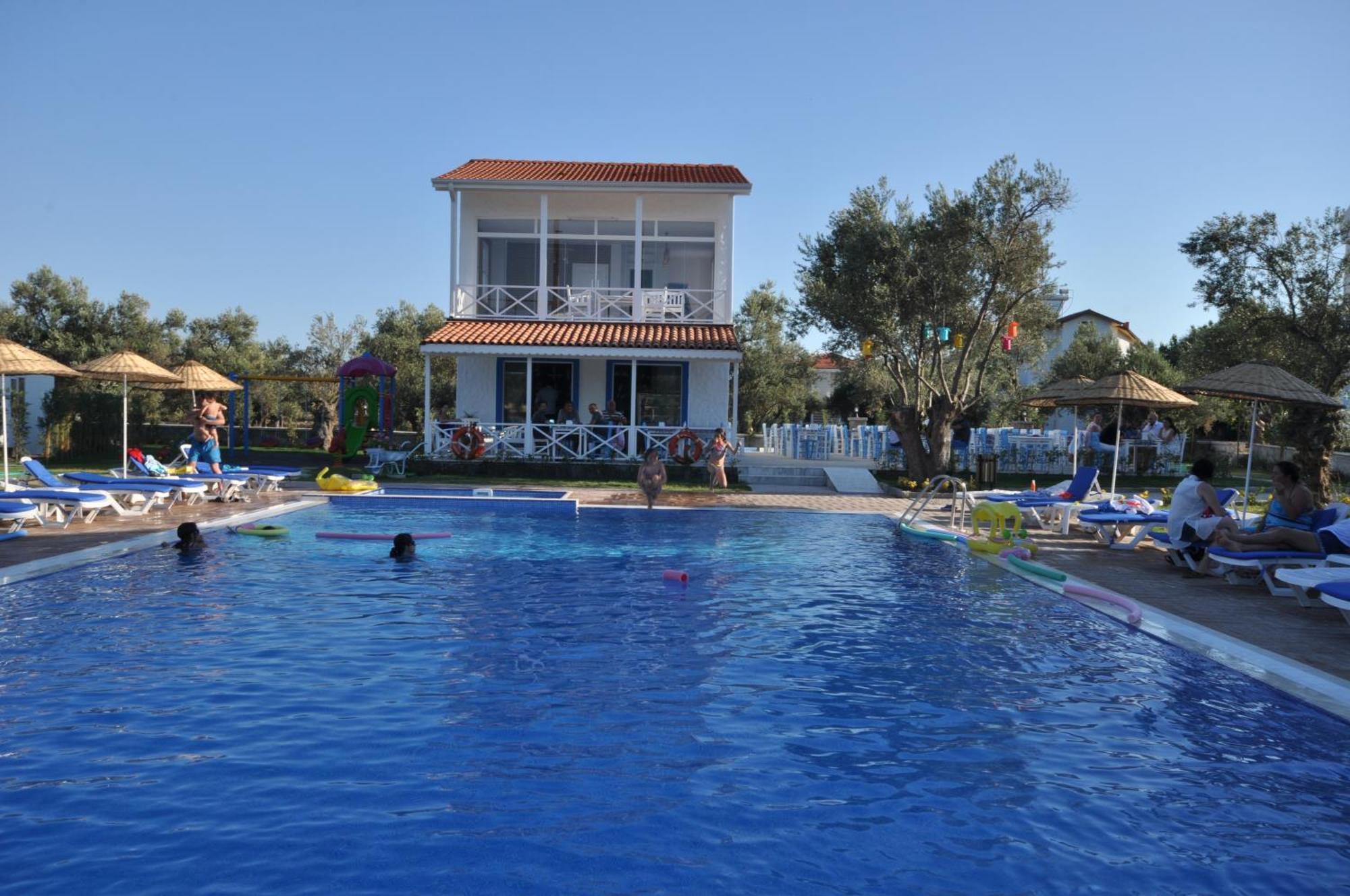 Zeytin Arasi Apart Otel Ayvalı Exterior foto